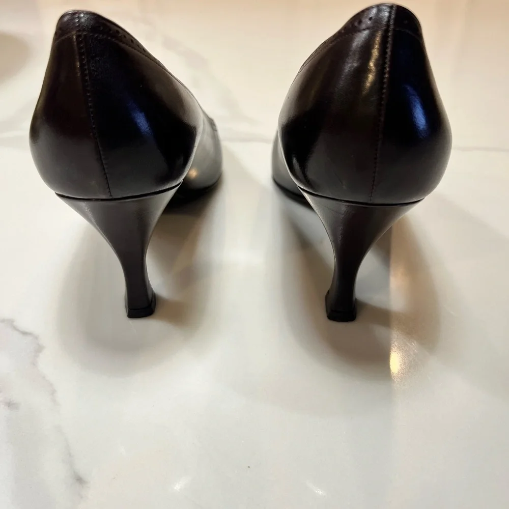 Bruno Magli Women's Dark Purple Heels. Size 6 - Picture 8 of 12